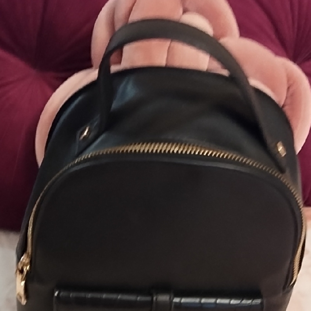 Black Adjustable Backpack - Picture 6 of 12